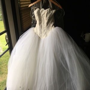Wedding dress